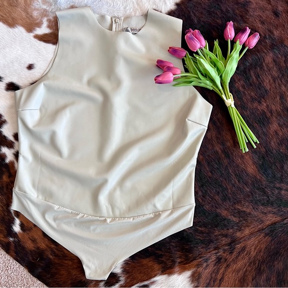 NWT-SKIMS Raw Cut Bodysuit Faux Leather- 4X Oyster - Picture 2 of 13